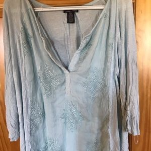 4/$20 Women’s long sleeve blouse